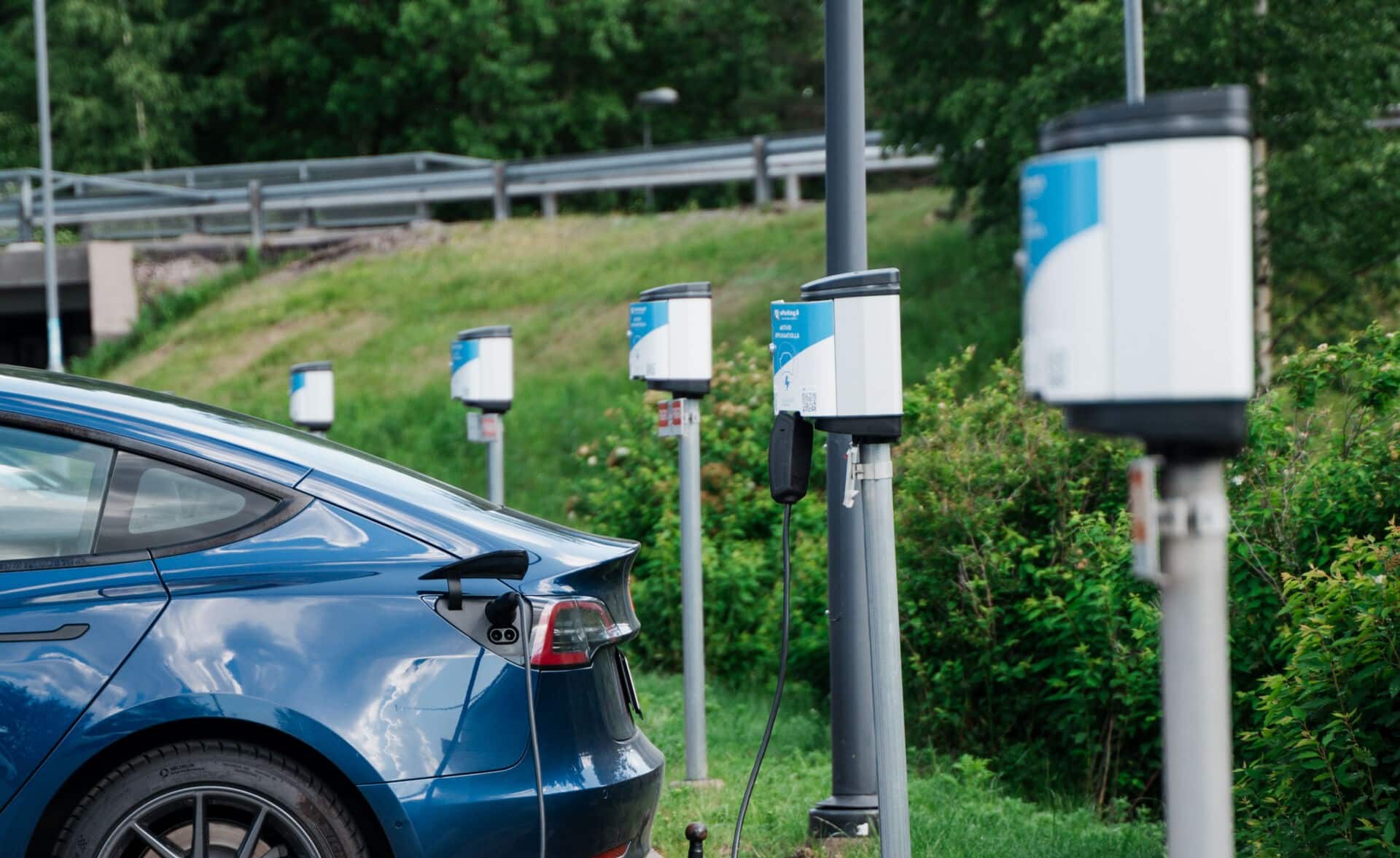 Elektra smart EV charging and engine-heating posts in a Nordic car park